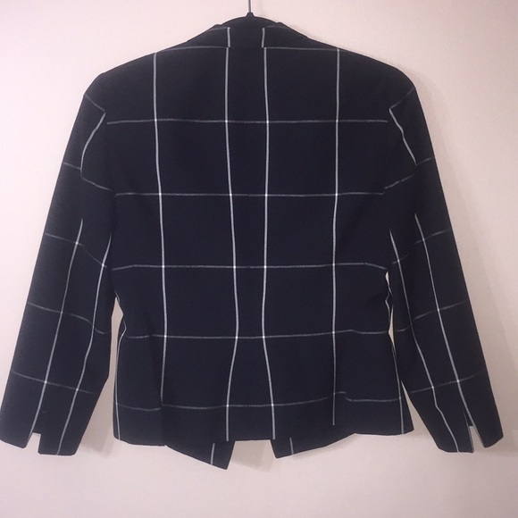 ARMANI COLLEZIONI Black & White Window Pane Plaid Cropped Blazer - Picture 6 of 8